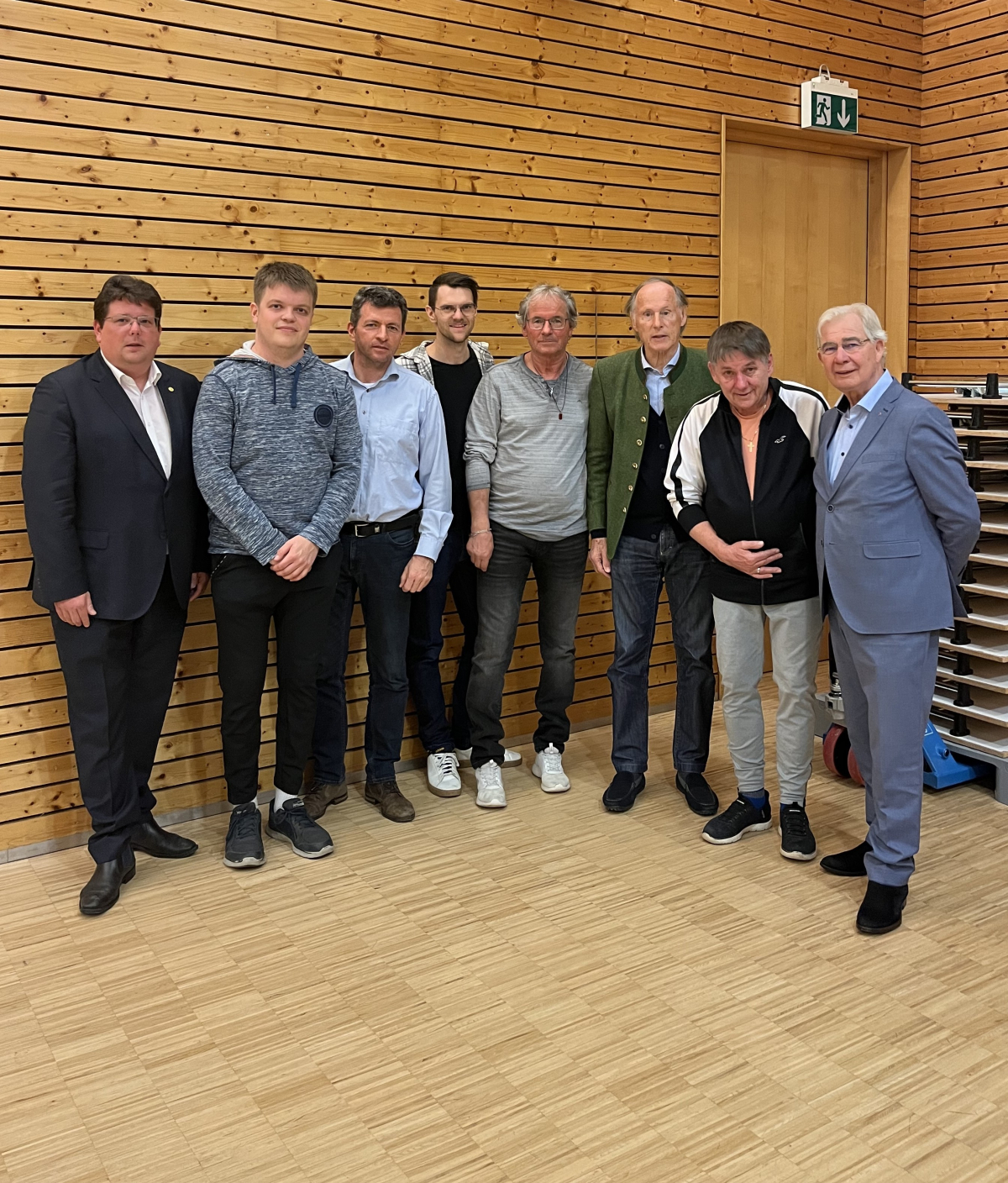 © ASVÖ Kärnten v.r.n.l.: Stadtrat. Pober Christian, (Schriftführer Stv.) Florian Biermann, (Kassier Stv.)Thomas Schwarz, (Kassier) Marc Lenuweit, (sportl. Leiter) Mario Hoffmann, ASVÖ Kärnten Präsident Dr. Christoph Schasche, Obmann Michael Preyhaupt, Sta