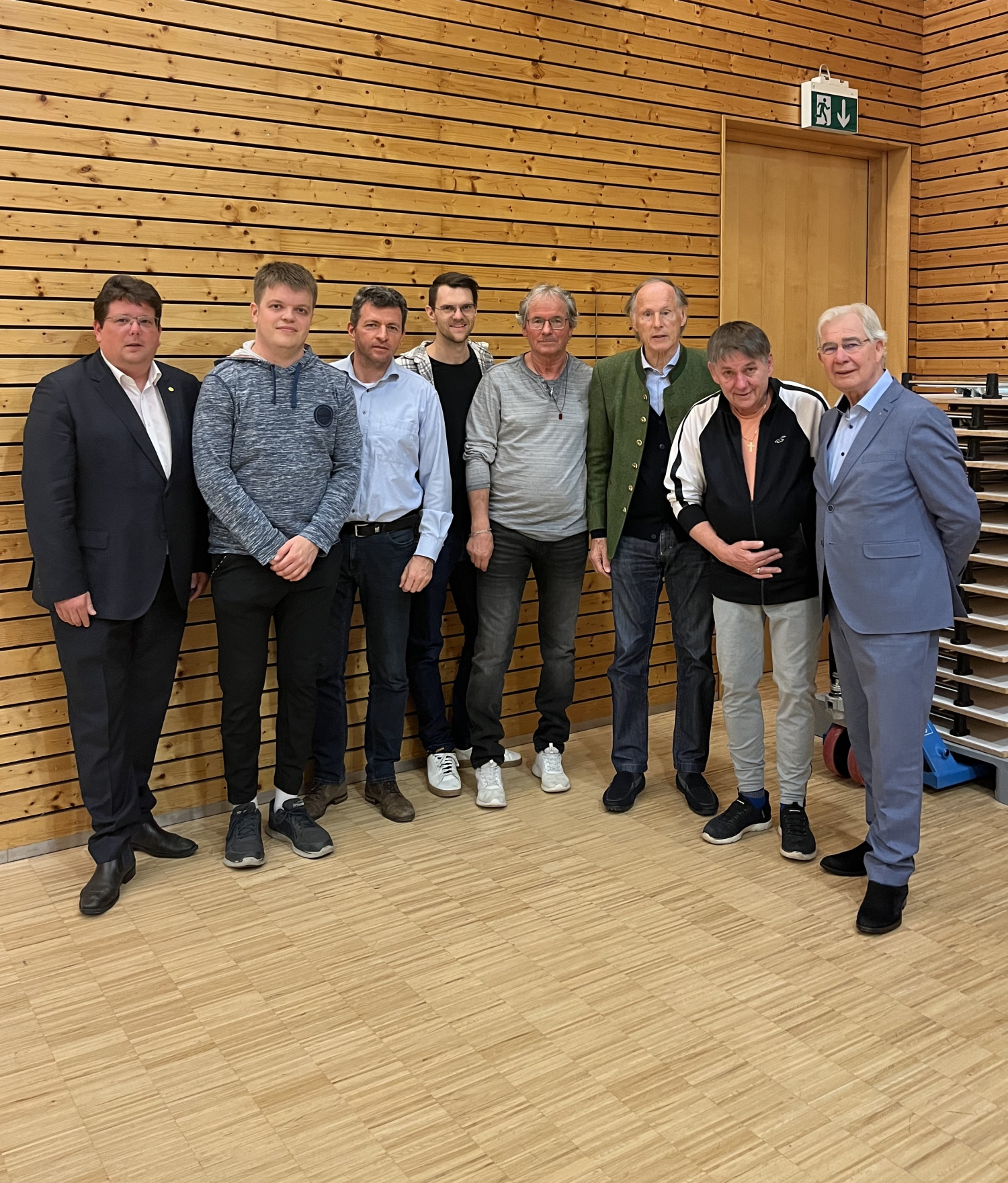 © ASVÖ Kärnten v.r.n.l.: Stadtrat. Pober Christian, (Schriftführer Stv.) Florian Biermann, (Kassier Stv.)Thomas Schwarz, (Kassier) Marc Lenuweit, (sportl. Leiter) Mario Hoffmann, ASVÖ Kärnten Präsident Dr. Christoph Schasche, Obmann Michael Preyhaupt, Sta