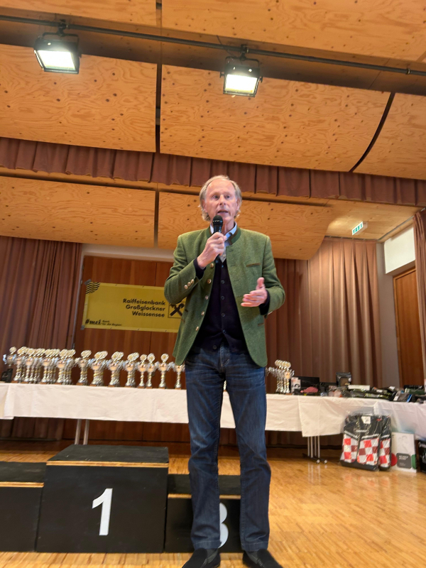 © W. Steinacher: ASVÖ Kärnten Präsident Dr. Schasché