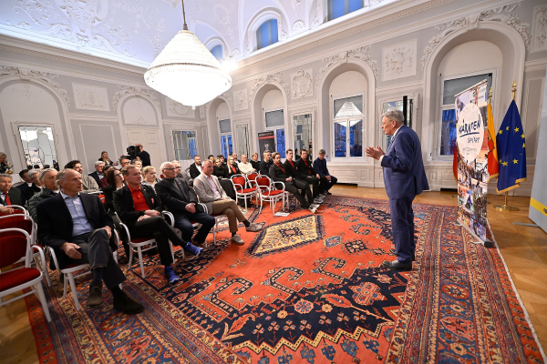 © LPD Kärnten/Helge Bauer, LH Peter Kaiser