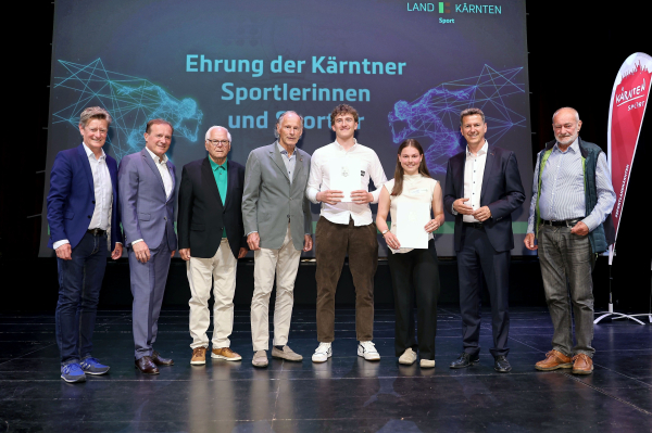 © Land Kärnten | Anton Leikam (Präsident ASKÖ), Ulrich Zafoschnig (Präsident Union Kärnten), Dr. Christoph Schasché, LH Daniel Fellner, Landessportdirektor Arno Arthofer, Schi Alpin.