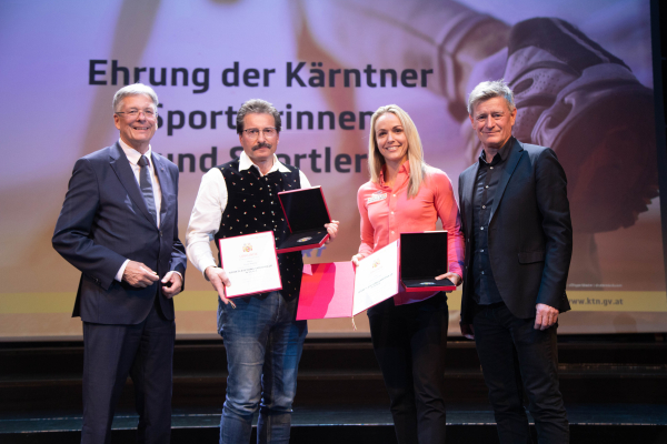 v.l.n.r. LH Dr. Peter Kaiser | Franz Stranig (SLM Silber) | Jasmin Ouschan (SLM Gold) | LS-Dir. Mag. Arno Arthofer || © LPD Kärnten/Peter Just